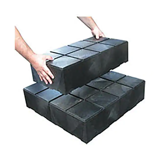 796879